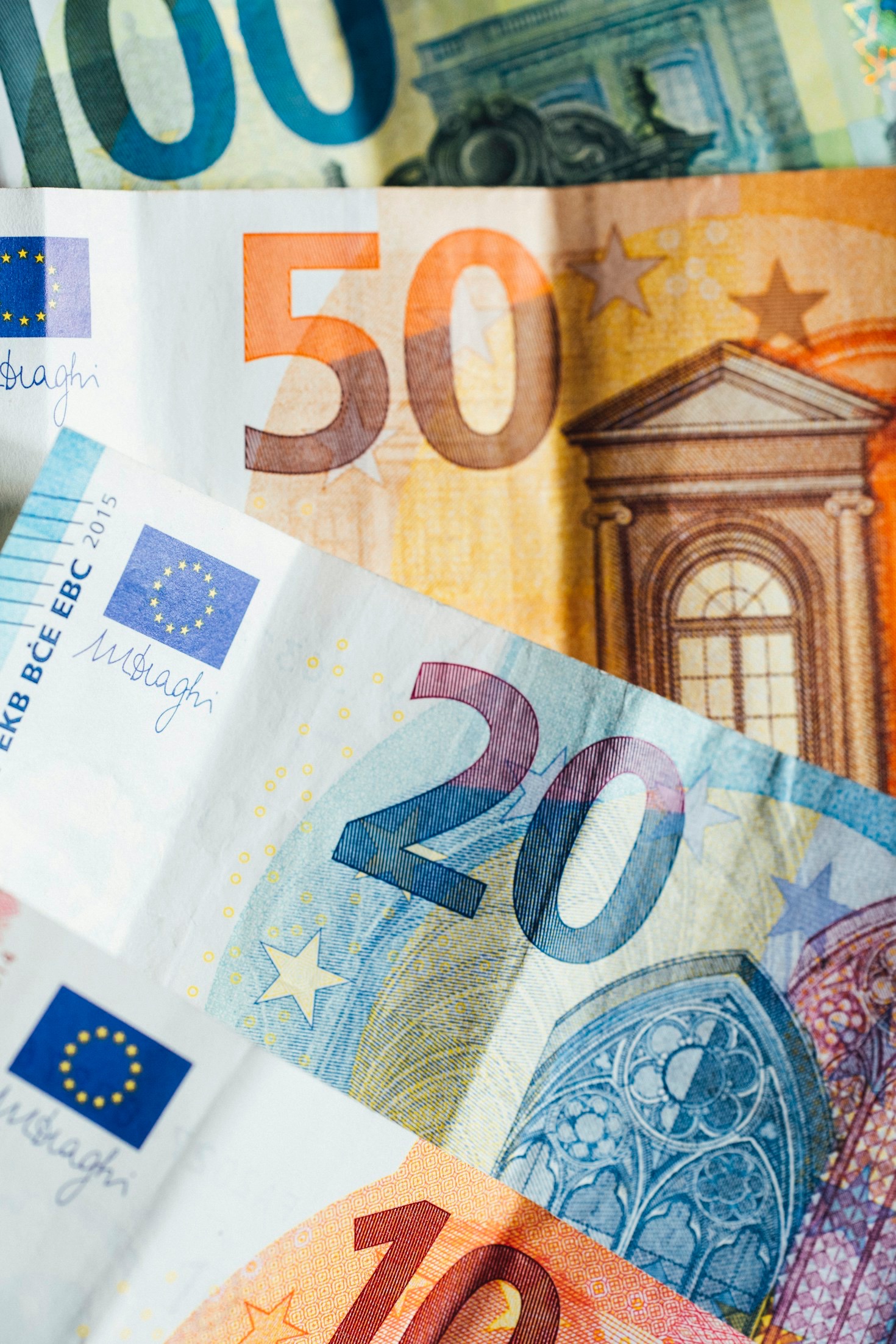 Navigating Invoicing Rules in 15 European Countries